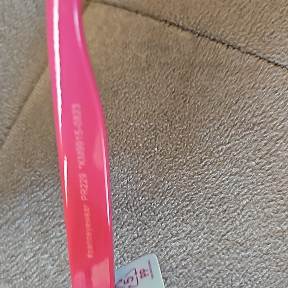 NWT Disney Bundle: FROZEN Elsa Anna Beach Towel, Doll Toy, PRINCESS Sunglasses - Picture 13 of 14